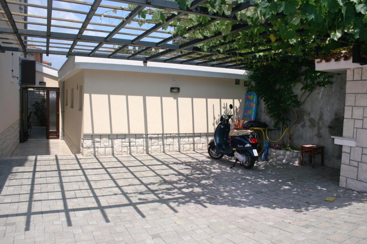 Apartments With A Parking Space Novi Vinodolski - 5593 المظهر الخارجي الصورة