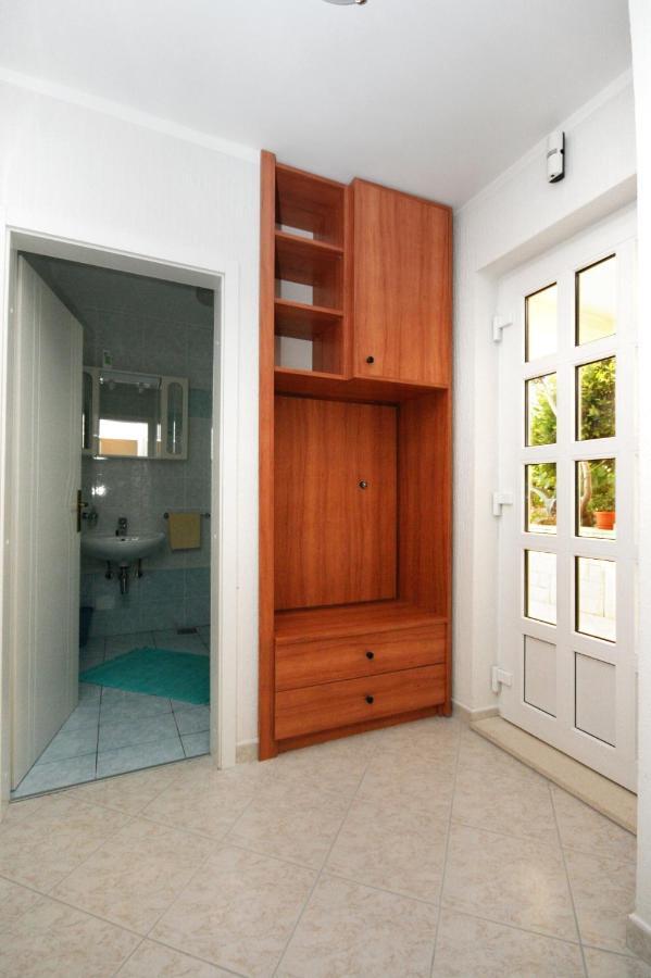 Apartments With A Parking Space Novi Vinodolski - 5593 المظهر الخارجي الصورة