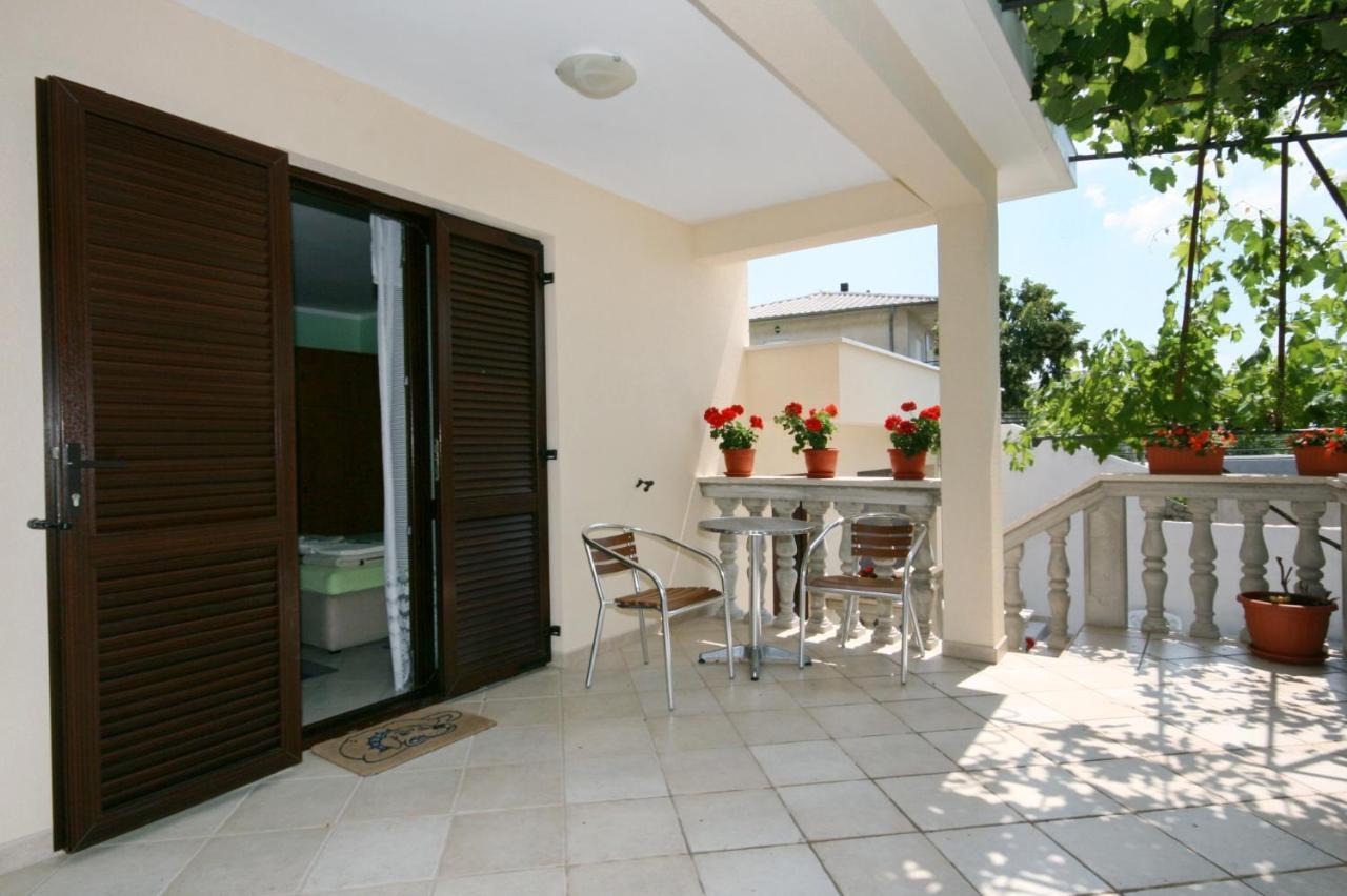 Apartments With A Parking Space Novi Vinodolski - 5593 المظهر الخارجي الصورة